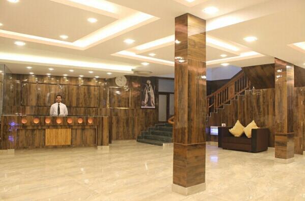 Hotel Maharaja Катра Екстериор снимка